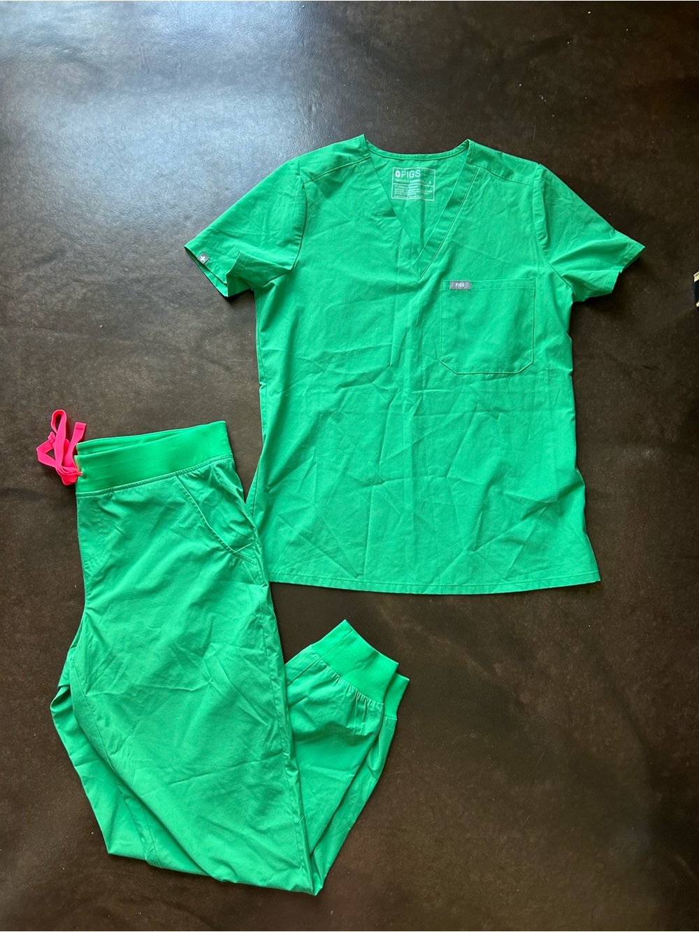 Figs safety green scrub set- small top, medium joggers